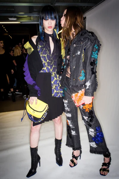 Look 18